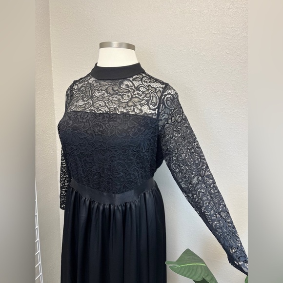 Torrid Black Lace Mock Neck Skater Midi Dress - New - Size 2 (18/20) - Picture 3 of 6